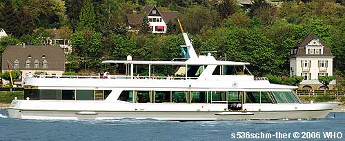 Rheinschifffahrt bei Königswinter am Rhein